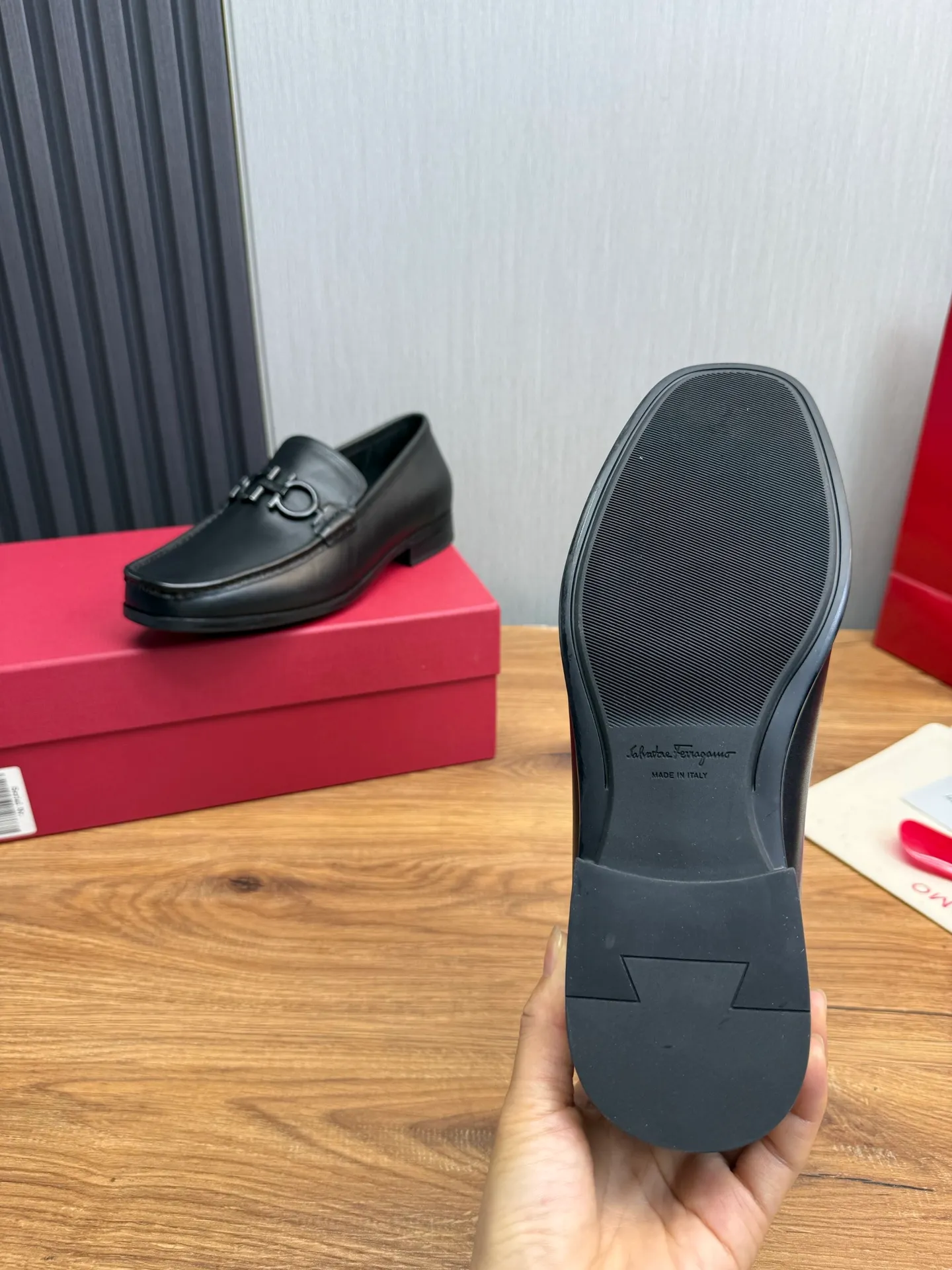 Men's shoes 💰760💰 Ferragamo. [Ferragamo] Men's Loaf leather shoes, the latest hot style, 1:1 original purchase quality, top quality, imported open-edge beaded cowhide leather on the upper, hand-made three-dimensional stitching highlights the round toe design, the inner feet are made of imported cowhide, with original wear-resistant rubber outsole, matching code 39-44, (38, 45 custom-made, non-refundable)